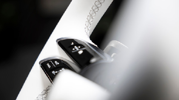 Mercedes-Benz Expands MANUFAKTUR Customization Options