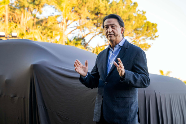 Hyundai Unveils All-Electric IONIQ 9 SUV