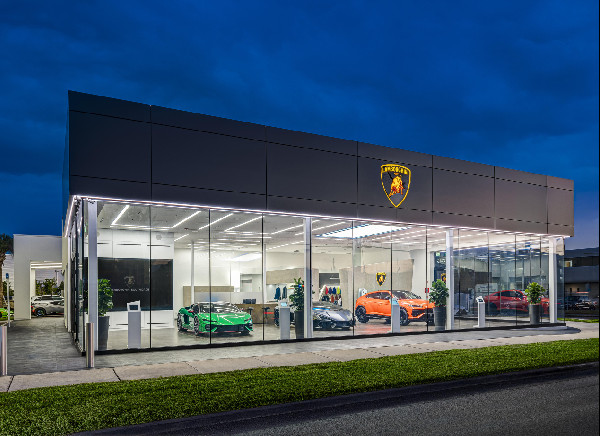 Lamborghini Launches New Showroom in Florida