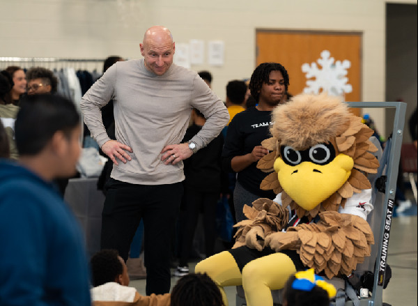 Holidays with Love: Mercedes-Benz USA in Atlanta