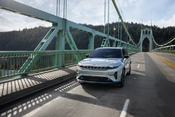 Jeep Wagoneer S Campaign Emphasises Luxury and Capability