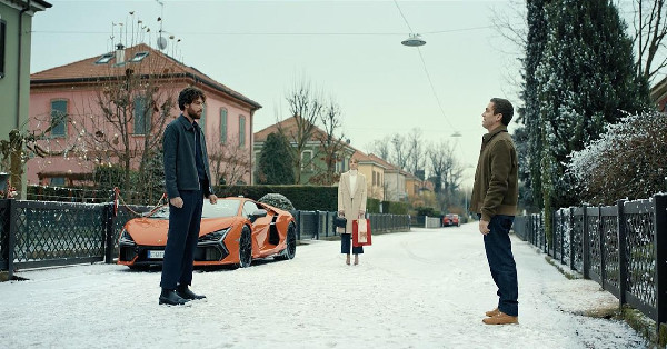 Lamborghini Celebrates Christmas with 'The Snowball'