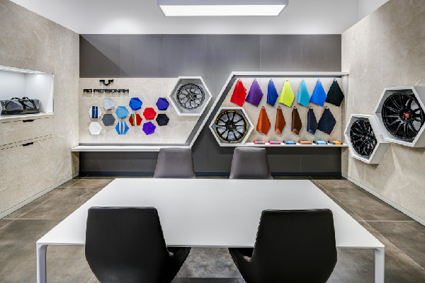 Lamborghini Launches New Showroom in Florida