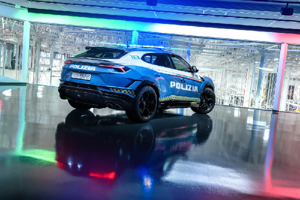 Lamborghini and Police Mark 20-Year Partnership