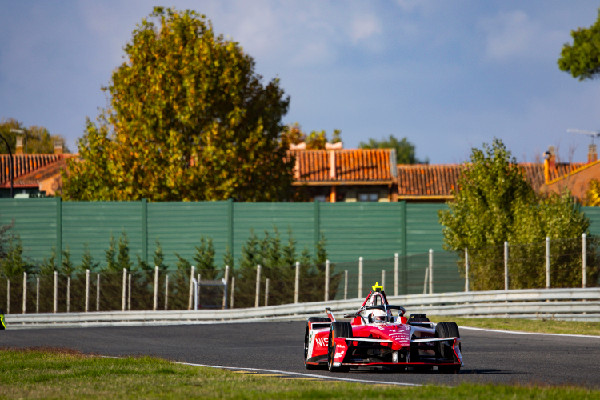 Sérgio Sette Câmara Joins Nissan Formula E Team