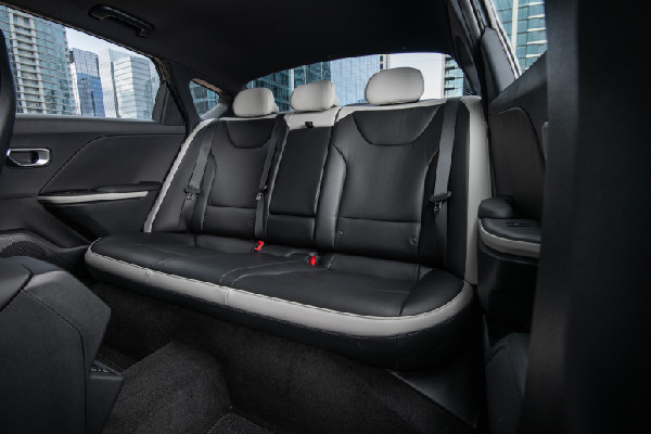 2025 Kia K4: Advanced Tech in a Compact Sedan