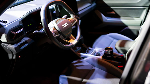 Dacia Duster Soul of Dakar Concept interior