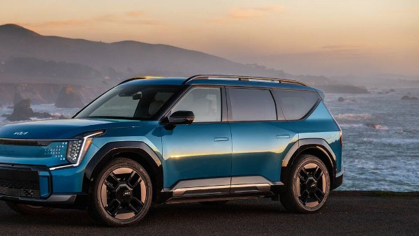 Kia EV9 and Sorento Win Hispanic Motor Press Awards