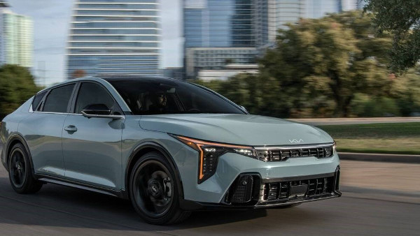 Kia K4 Earns IIHS Top Safety Pick Award