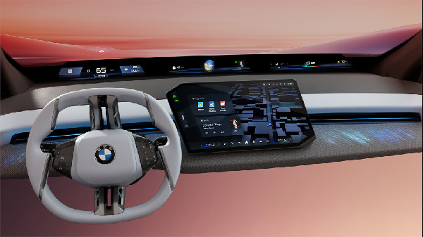 BMW Panoramic iDrive Transforms Vehicle Operation