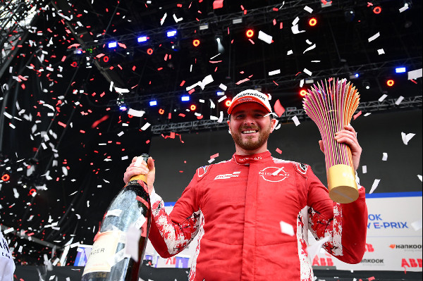 Rowland Wins Thrilling Mexico City E-Prix