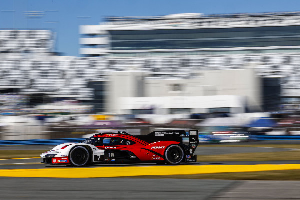 Porsche Penske Motorsport Kicks Off IMSA Season