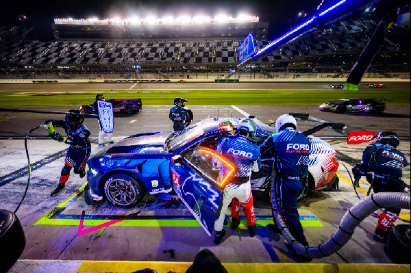 Mustang GT3 Wins First Global Victory at Daytona