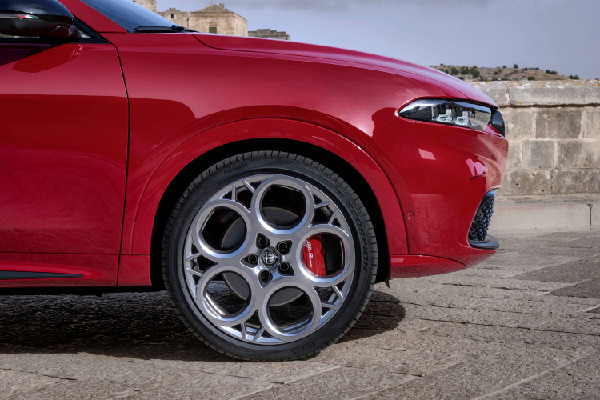 Alfa Romeo Launches Intensa Special Series for 2025