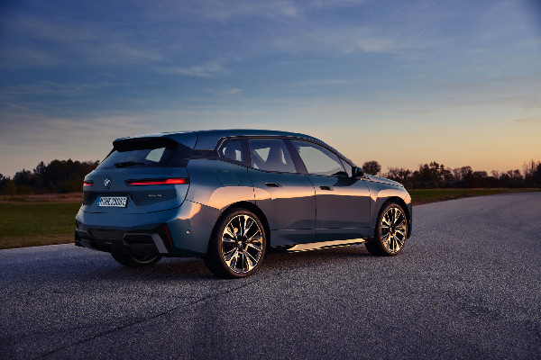 2026 BMW iX: Enhanced Electric SUV Overview