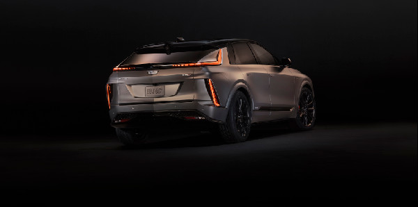 Introducing the Quickest Cadillac: LYRIQ-V