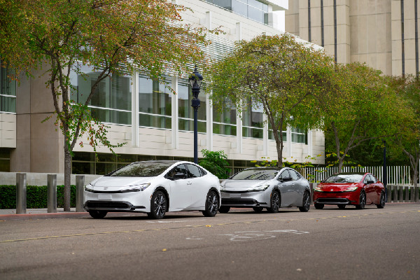 2025 Toyota Prius Nightshade Grade Features