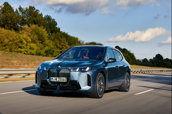 2026 BMW iX: Enhanced Electric SUV Overview