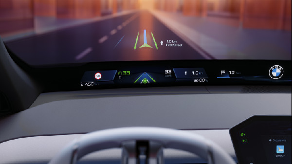 BMW Panoramic iDrive Transforms Vehicle Operation