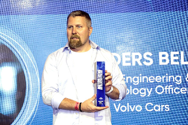 Anders Bell Wins Software-Defined Vehicle Award