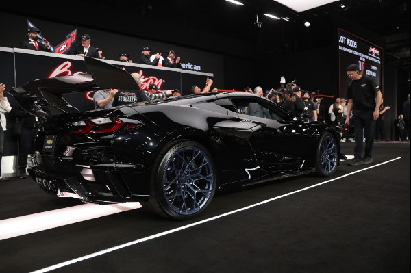 Corvette ZR1 VIN 001 Raises $3.7 Million