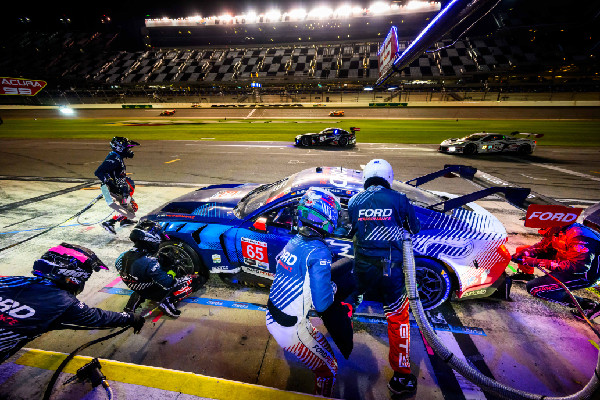 Mustang GT3 Wins First Global Victory at Daytona