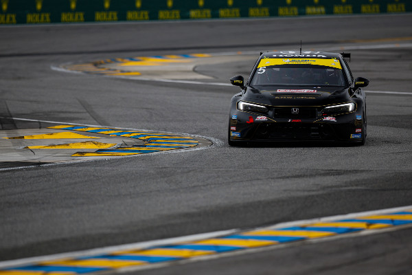 Honda Finishes Fifth at Daytona Challenge