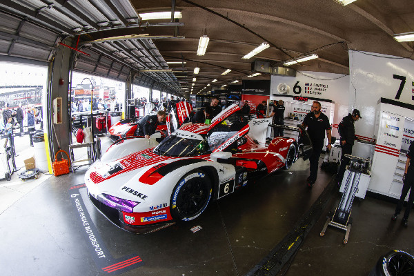 Porsche Penske Motorsport Kicks Off IMSA Season