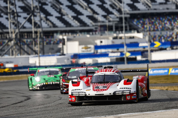 Porsche Prepares for Daytona 2025 Race