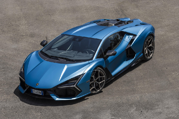 Lamborghini Hybrid Models Win Global Awards