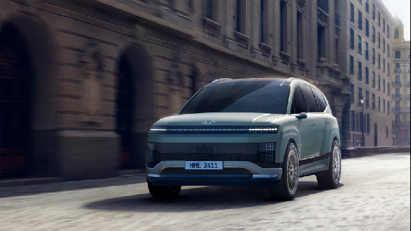 Hyundai IONIQ 9 Debuts at Montreal Auto Show