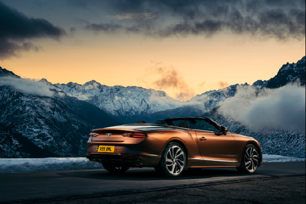 Bentley Debuts Bentayga EWB at Brussels Show