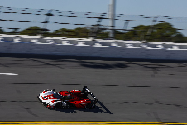 Porsche Prepares for Daytona 2025 Race