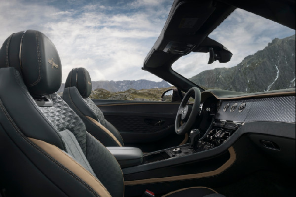 Bentley Debuts Bentayga EWB at Brussels Show