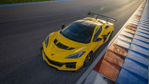 2025 Corvette ZR1 Pricing and Features Revealed