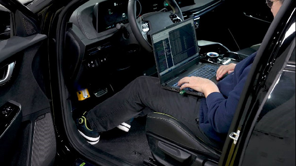 Hyundai and Samsung Unveil Private 5G RedCap Technology