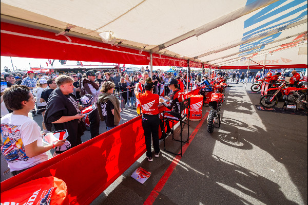 Honda HRC Faces Challenges in Glendale SX