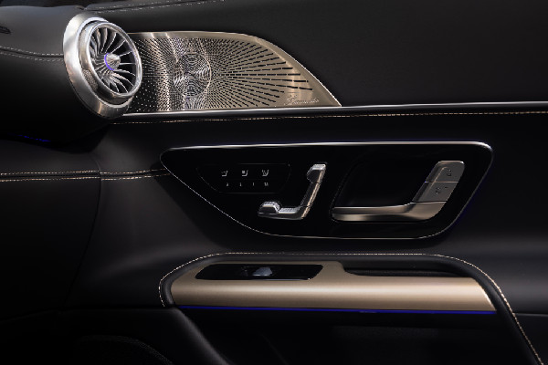 Mercedes-AMG SL 63 MANUFAKTUR Golden Coast Launch