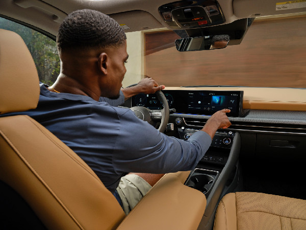 Hyundai Launches New Sonata Hybrid Campaign