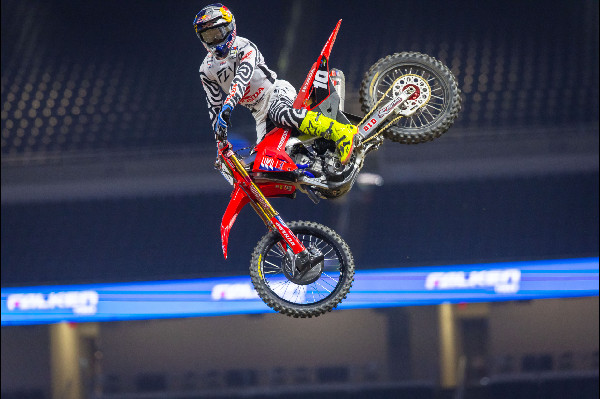 Hymas Finishes Sixth at Detroit SX