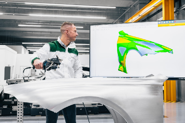 Bentley Opens New Excellence Centre in Crewe