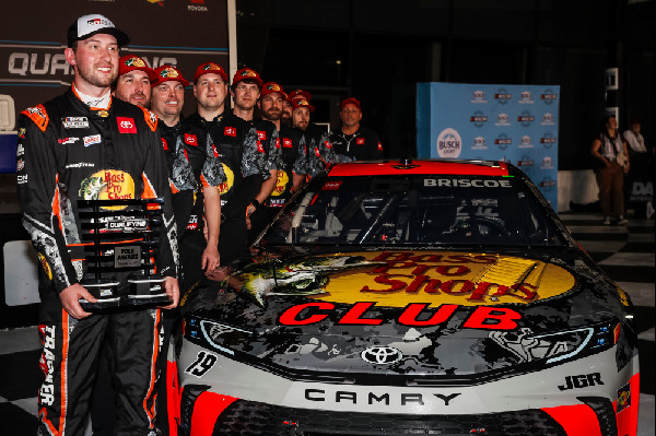 Briscoe Claims First Daytona 500 Pole for Toyota