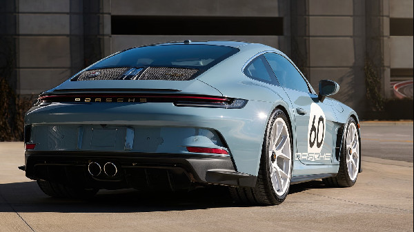 Porsche RM Sotheby’s Auction Supports Red Cross