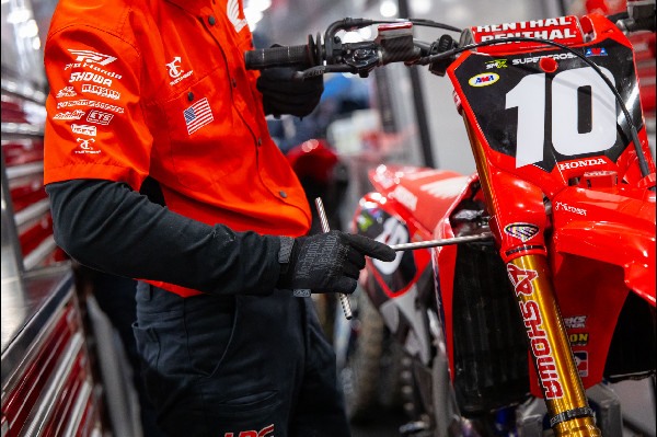 Hymas Finishes Sixth at Detroit SX