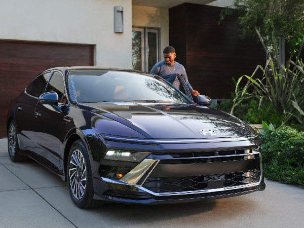 Hyundai Launches New Sonata Hybrid Campaign