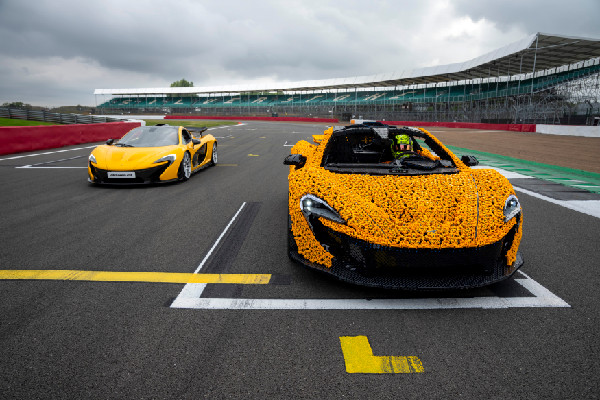 LEGO Technic McLaren P1 Debuts in Toronto