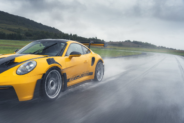 New Wet Weather Tire for Porsche 911 GT3 RS