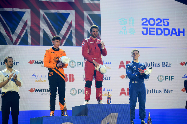 Guenther and Rowland Triumph in Jeddah