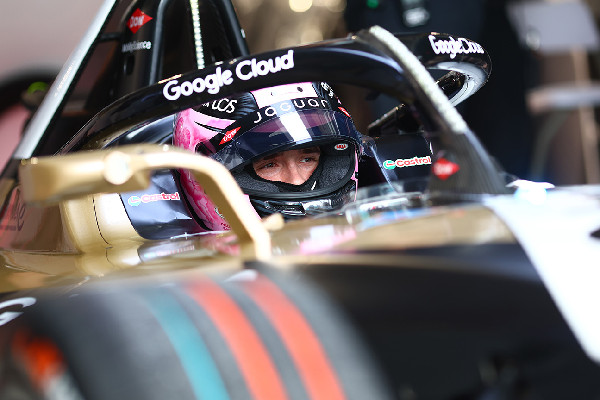 Celebrities Compete in Formula E Evo Sessions