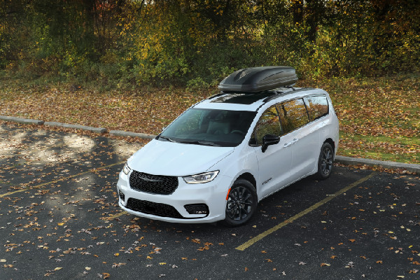 Pacifica and Wagoneer L Win Family Car Awards